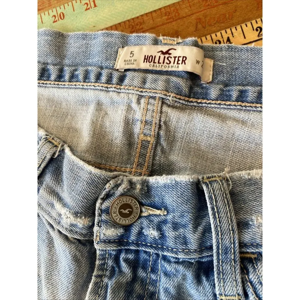 Hollister Size 5 Jean W27 Mid Rise Classic Denim Straight Distressed Light Wash - Picture 6 of 11